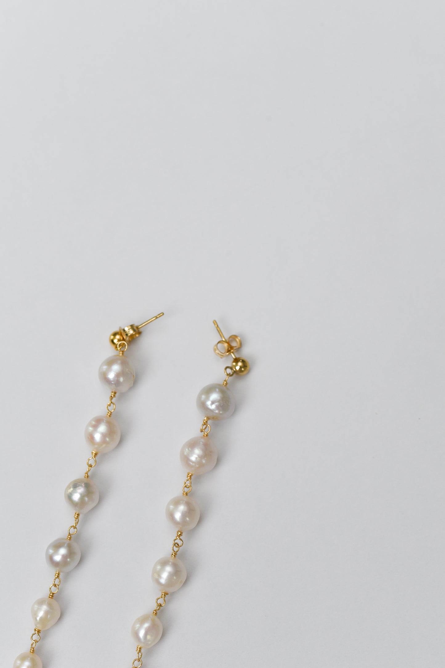 Cercei cu perlă albă rotundă șirag goldfilled Premium
