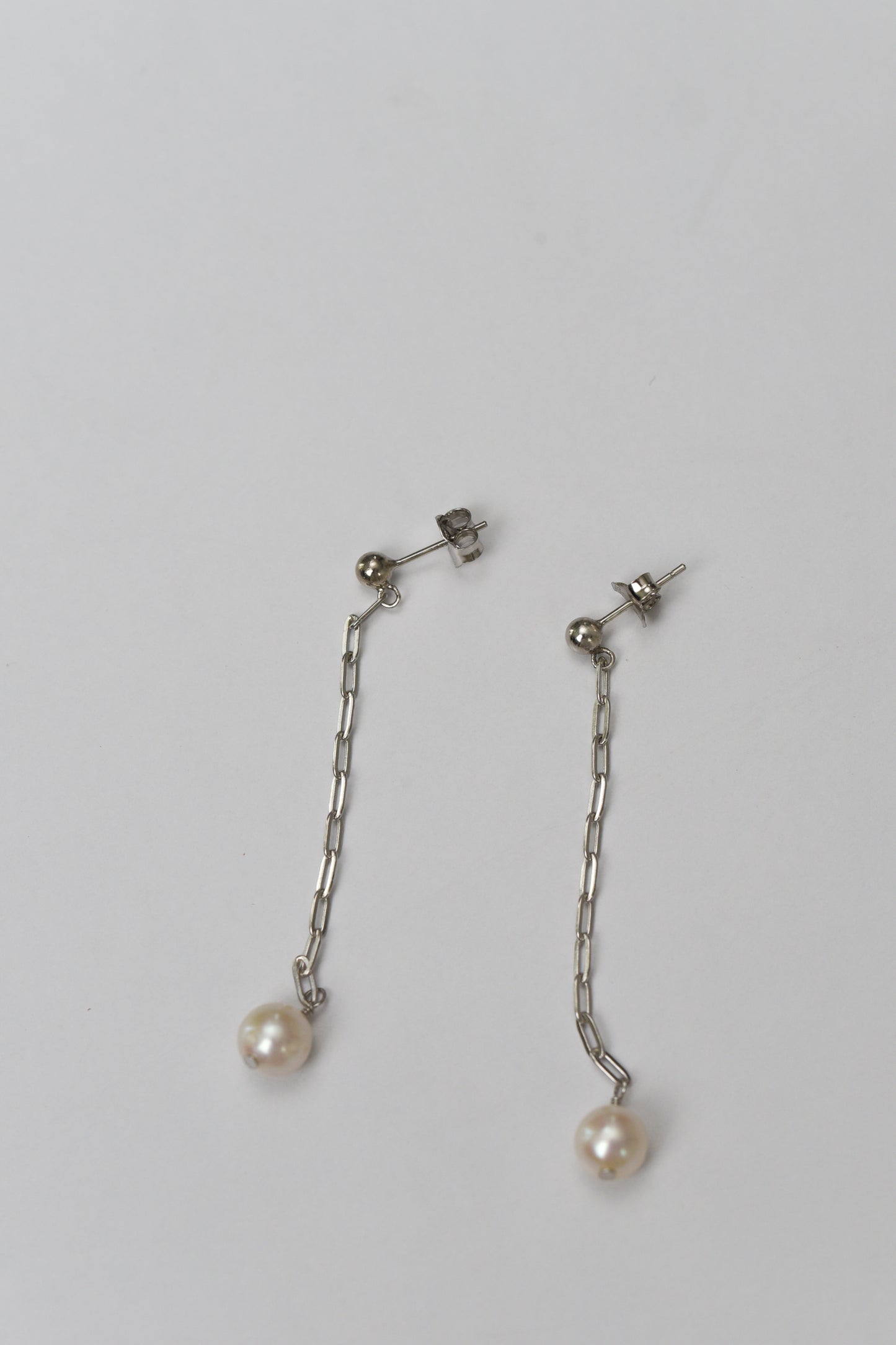 Cercei cu perlă albă rotundă chain argint premium