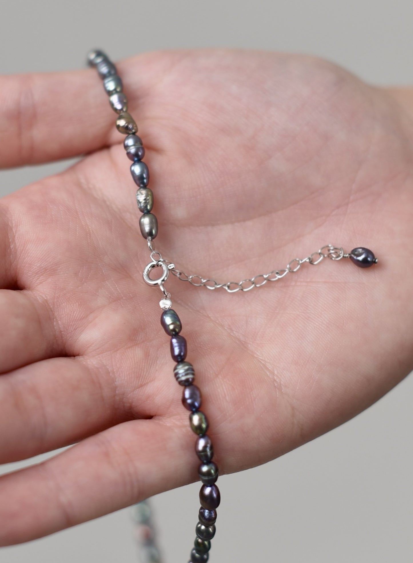 Choker cu perla neagră de 4 mm orez baroque argint