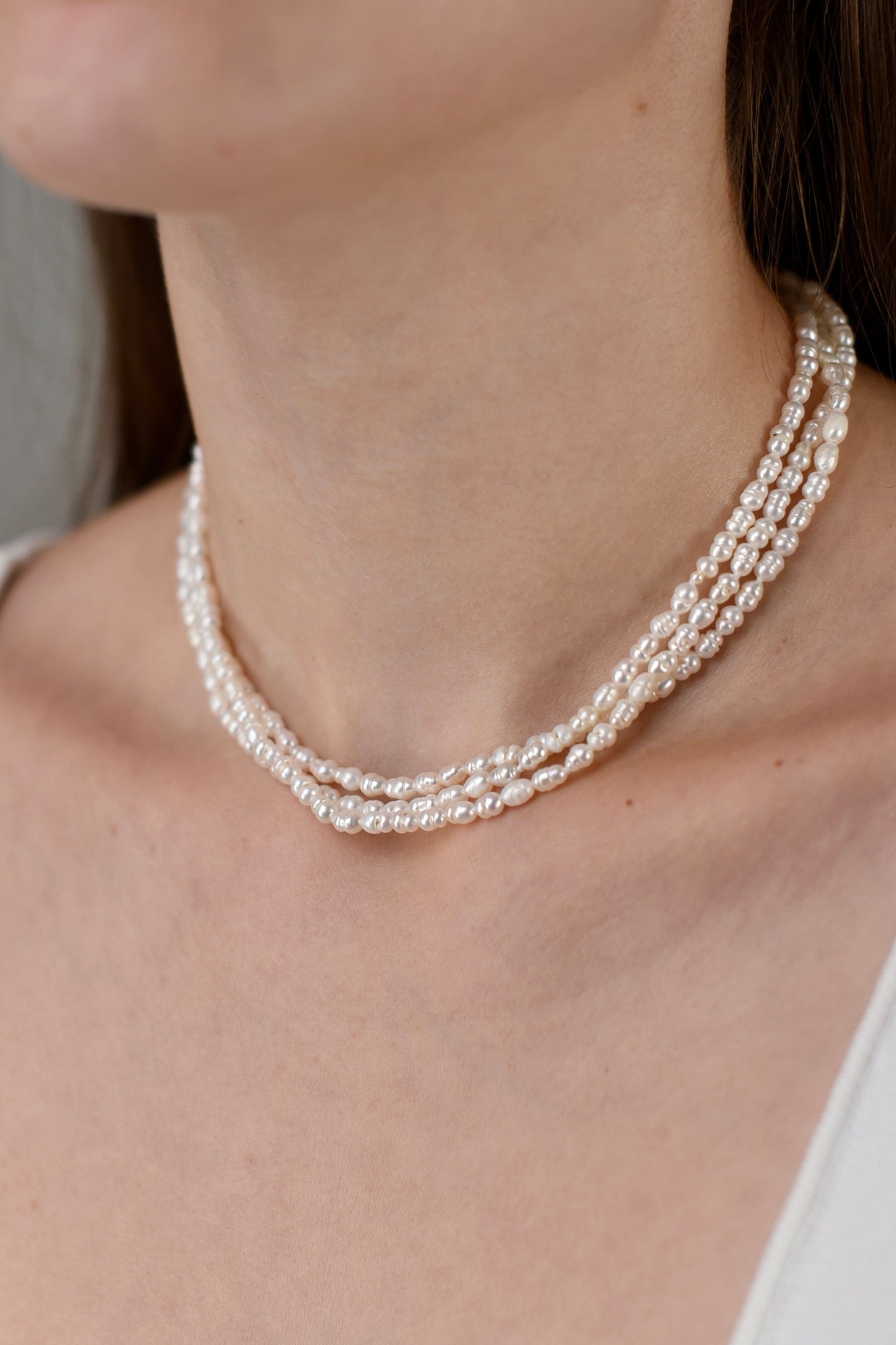 Choker 3 rânduri perla albă 4 mm orez baroque argint